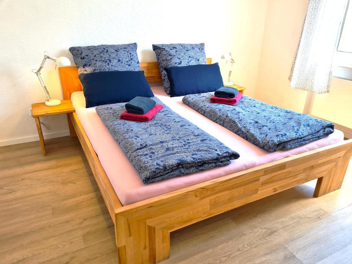 Apartment Burgunder Helle Und Geräumige Mainz