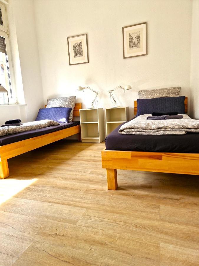 Burgunder Helle Und Geräumige Apartment *